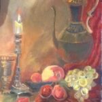 «Восточный натюрморт при свете свечи: кувшин, фрукты и изысканная драпировка».